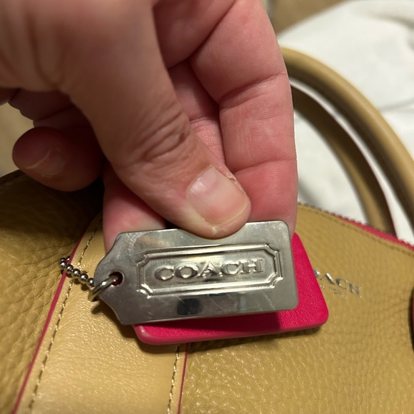 Leather Coach handbag - Picture 3 of 7